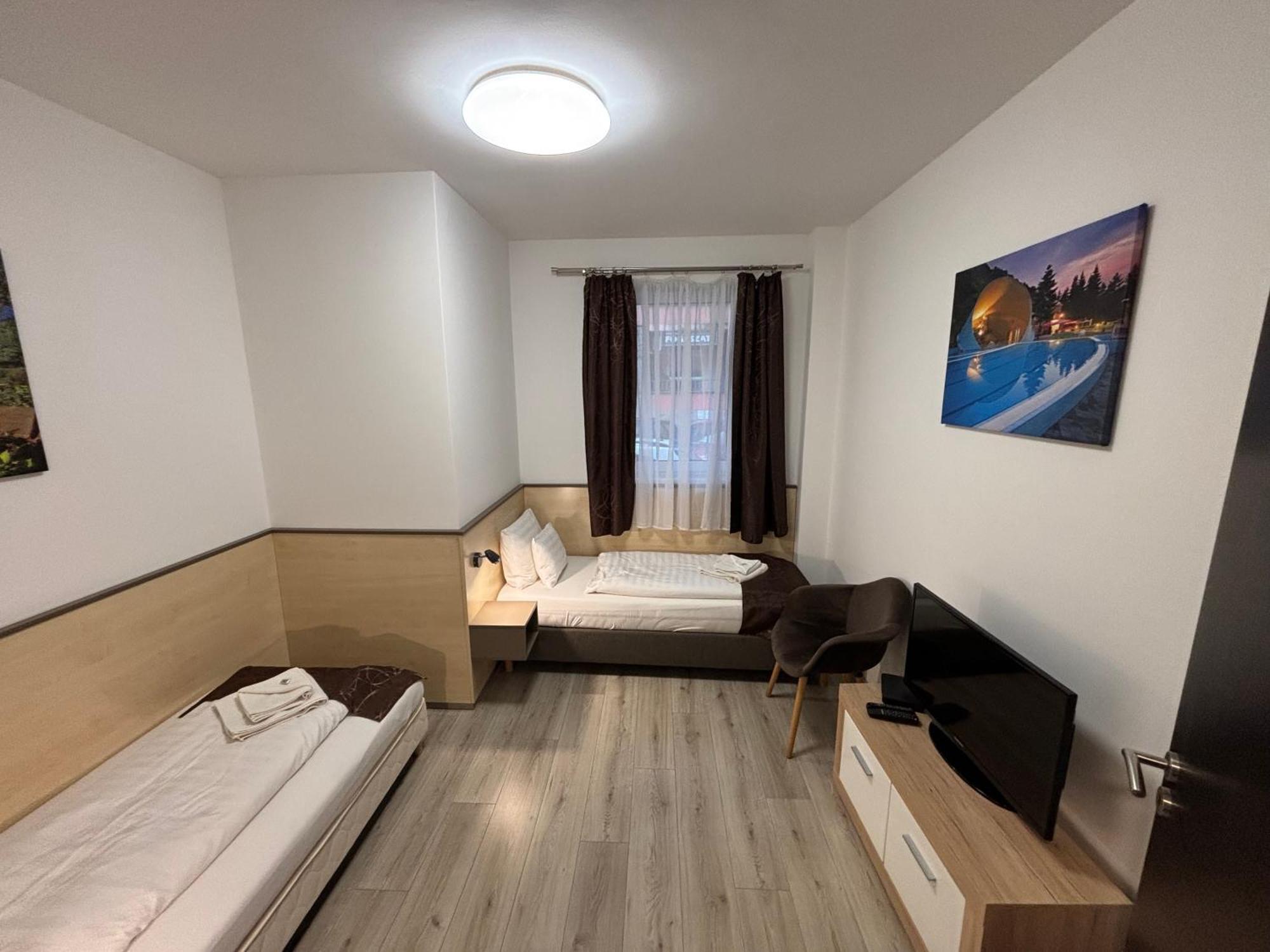 Pizza Tabor Apartman Мишкольц Экстерьер фото